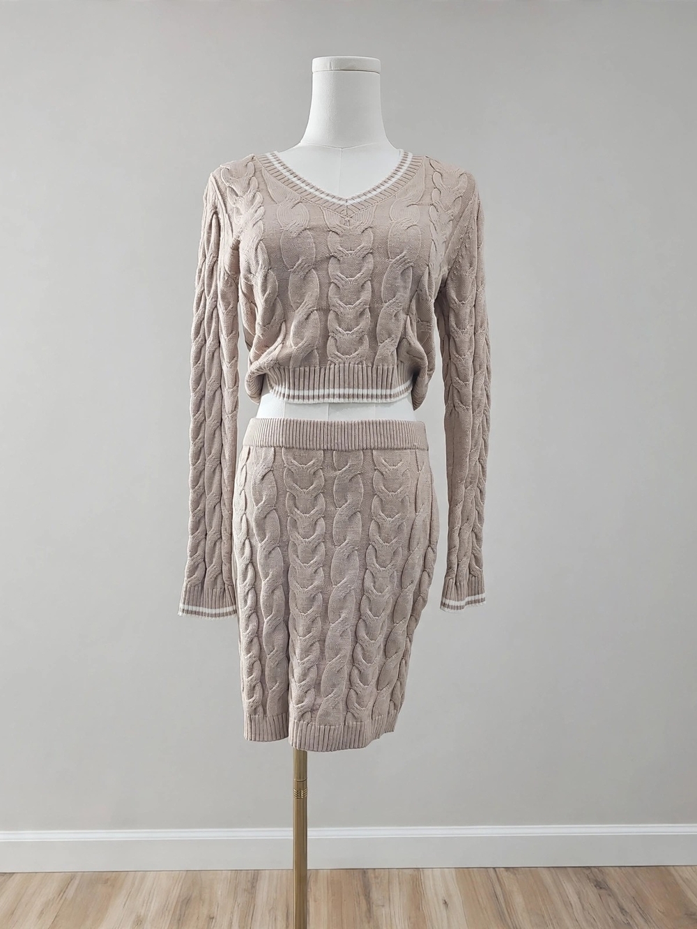 Sincerely Jules Beige Cable Knit 2 Piece Set Crop Sweater Skirt Set Sz M NWOT